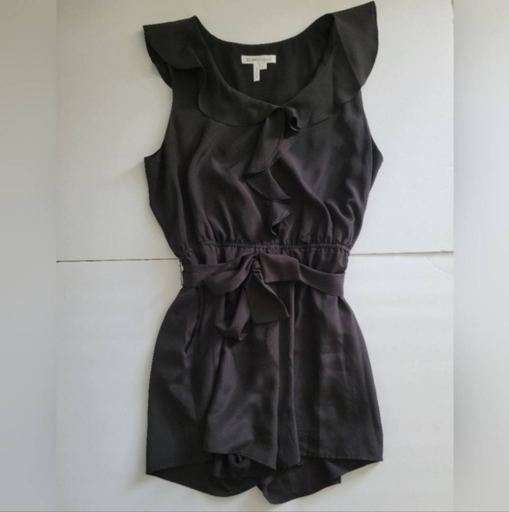BCBGeneration Black Ruffle Tie Waist Romper Size Medium
